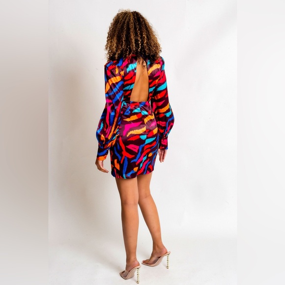 L’ATISTE | Women’s High Neck Cut Out Mini Dress Size Medium M - Picture 12 of 13